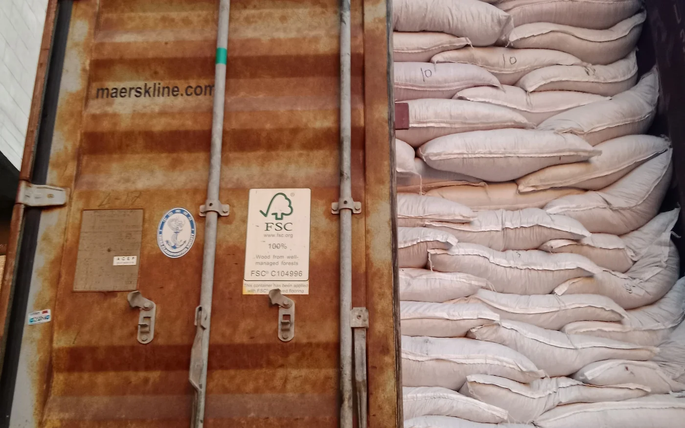 Container loading and sealing for export — FOB Karachi / Port Qasim, Kohenoor International